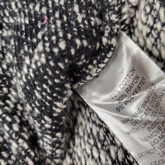 𝅺Calvin Klein Sweater - Picture 5 of 5